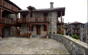 Casa única independiente con acceso a piscina